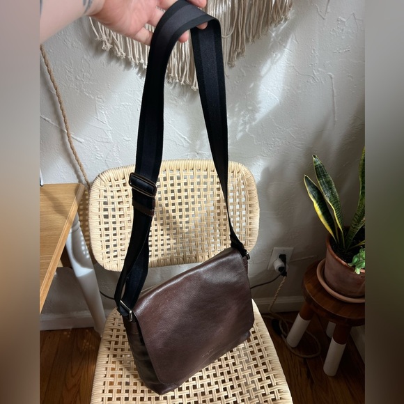 Authentic Coach Men’s Leather Messenger Bag Crossbody Laptop Travel Work Brown - Picture 15 of 16